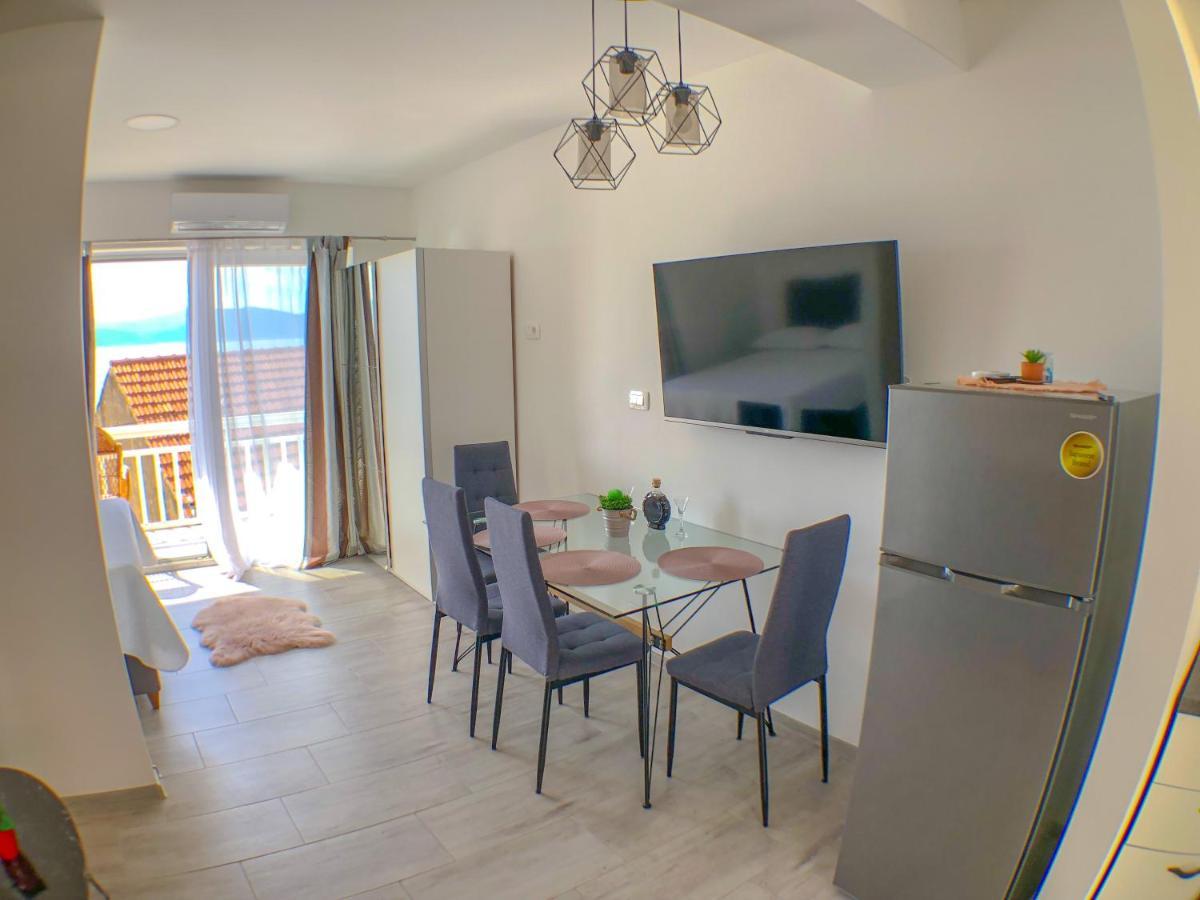 Apartments By The Sea Gradac, Makarska - 13181 Gradac  Εξωτερικό φωτογραφία